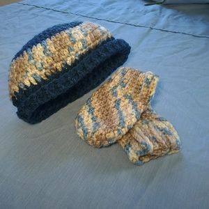 Crocheted Newborn Hat and Mitten Set